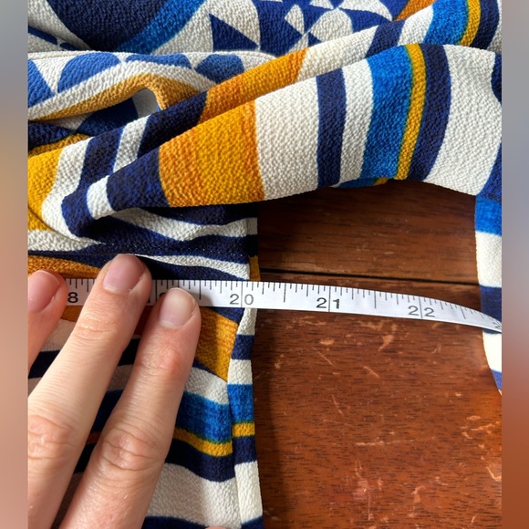 Chico’s Graphic Off-The-Shoulder Top Boho Triable Shirt, size medium - Picture 5 of 8